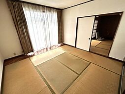 黒部市生地神区　戸建て 5DKのリビング/ダイニング