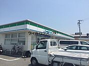 ファミリーマート東ぐみの木店 555m