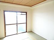 ゆったりとくつろげる和室！