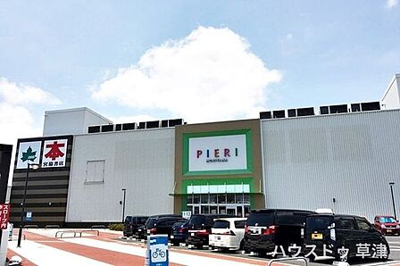 【ピエリ守山】琵琶湖に面する、滋賀県内最大級のショッピングモールです。2014年12月にリニューアルオープンし、190店を超える専門店や屋内外の体験施設のほかスーパー銭湯も開設された施設です…