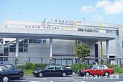 【JR南草津駅】新快速の停車駅で、「京都」駅まで乗車約18分、「大阪」駅まで乗車約48分です。駅周辺には商業施設、スーパー、銀行などが揃っています。 2000m