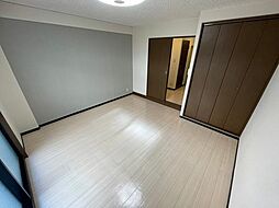 エムス金剛 3階1Kのリビング/ダイニング