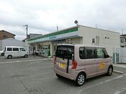 ファミリーマート富田林中野町店 1903m