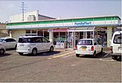 ファミリーマート泉北田園大橋店 700m