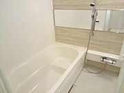 浴室乾燥機、追焚機能付の広々バスルーム！