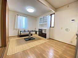 ドルフスクエアー 1階1LDKのリビング/ダイニング