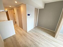 クローバー・レジデンスＮａｋａｍｏｚｕ 4階1LDKのリビング/ダイニング