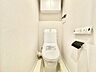 トイレ：【トイレ】清潔感のある快適なトイレです。毎日気持ちよく使えます。