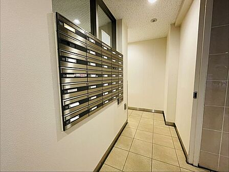【ポスト】 居住者ごとに分かれた専用ポストで、プライバシーにも配慮されています。