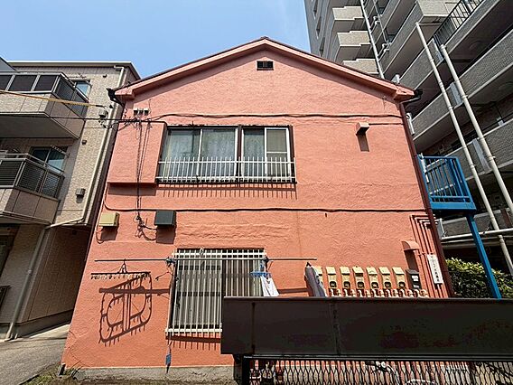 趣のある外観が...
