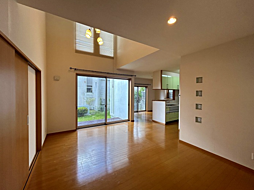 西宮市名塩さくら台3丁目　戸建 4LDKのリビング/ダイニング