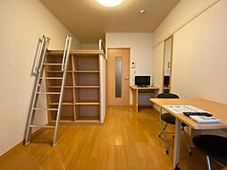 レオパレスグリチネ 3階1Kのリビング/ダイニング