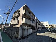 大阪府池田市天神1丁目4番1号：物件画像／賃貸大阪株式会社　蛍池店