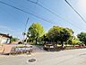 周辺：本荘公園緑が多く、池や噴水、東屋があって、季節ごとに自然を楽しめる大きな公園です。夏には本荘市民プールが開放され、多くの方が来場します。 960m