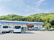 ローソン　岐阜長良志段見店【スローガンは「マチの健康ステーション」、健康や美容に配慮した商品が豊富。(電子マネー利用可　ＡＴＭあり　ネット通販あり）Ponta dポイントサービスあり。】 1000m