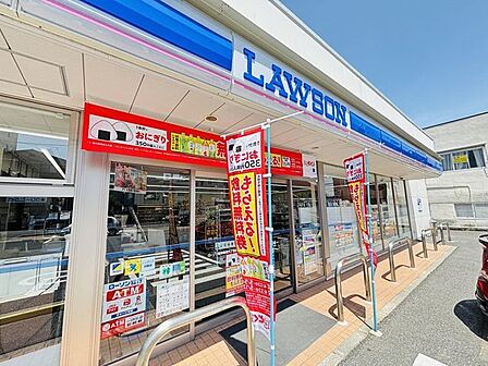 ローソン 岐阜長住九丁目店【スローガンは「マチの健康ステーション」、健康や美容に配慮した商品が豊富。(電子マネー利用可 ATMあり ネット通販あり)Ponta dポイントサービスあり。】 290m