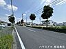 その他：≪南側東向き≫広めの前面道路に接した開放的な立地。圧迫感が少なく、ゆとりある街並みが広がっています。