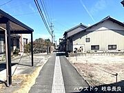 間口約12m。間口が広く、駐車場は3台以上のプランもしていただきやすいですね。