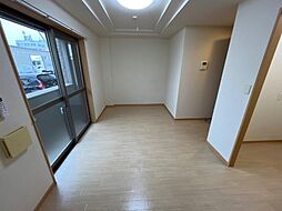 バス 曙町四丁目下車 徒歩3分の賃貸アパート 1階1LDKのリビング/ダイニング