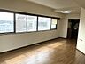室内：リノベーション前の室内です。