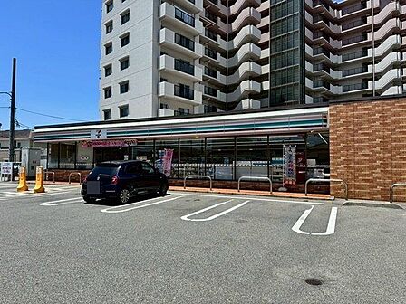 セブンイレブン 東二見店 480m