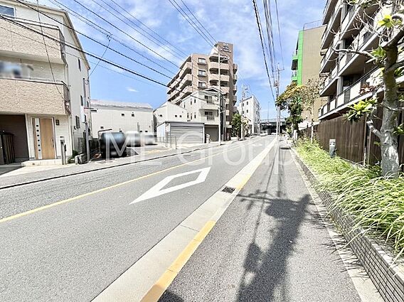 ここから始まる...