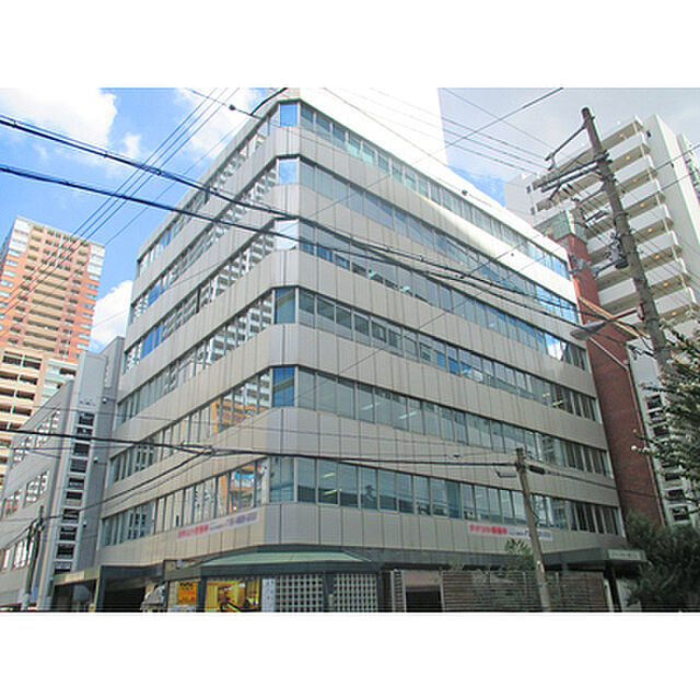 8 / 32