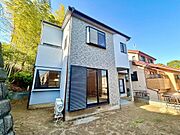 庭付き一戸建てで開放感のある住環境。お子さまの遊び場や趣味のスペースとしても活躍します。