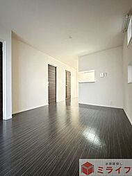 Hale Walea 1階1LDKのリビング/ダイニング