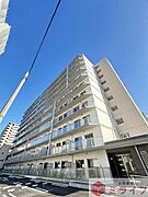 堂々とした佇まいが印象的なマンション外観