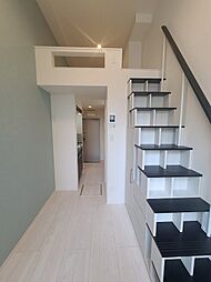 Eminence I 1階ワンルームのリビング/ダイニング