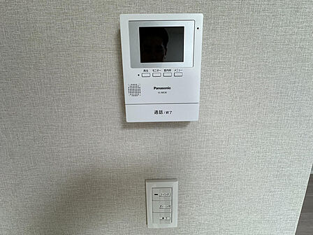 安心のテレビインターフォンです