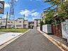周辺：前面道路を含む現地写真