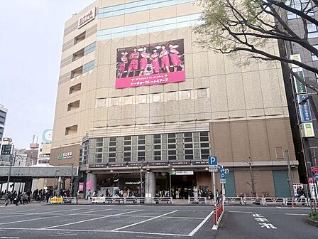 恵比寿駅へも徒歩24分でアクセス可能。生活圏が広がる立地です。