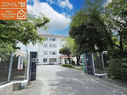 福岡市立平尾中学校 徒歩11分。 850m