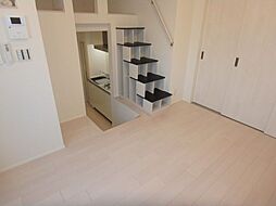 ブランドール 201 2階1Kのリビング/ダイニング