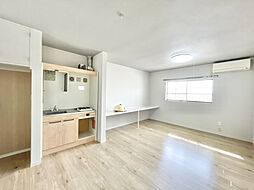 ハイツフレンド梅田 201号室 2階ワンルームのリビング/ダイニング