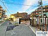 外観：前面道路含む現地写真