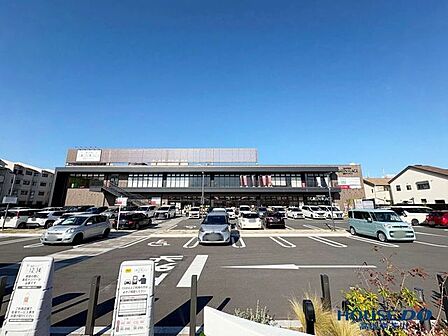業務スーパーTAKENOKO高槻店 420m