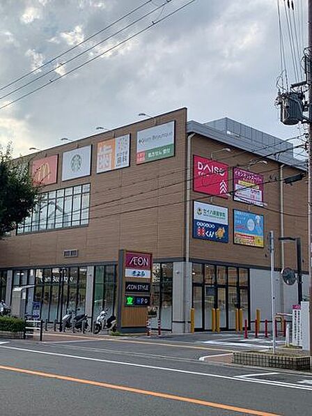 イオンそよら新金岡営業時間8:00~23:00 590m