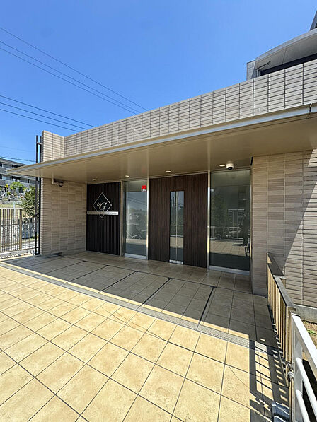 マンションエントランスです。