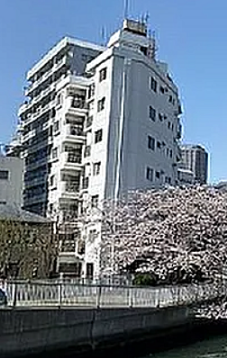 《外観》桜並木...