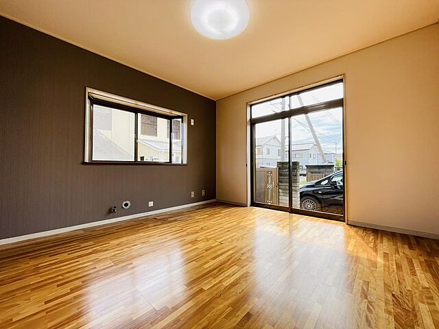 リビング/ダイニング 前橋市稲荷新田町268-3