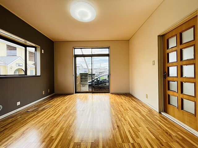 リビング/ダイニング 前橋市稲荷新田町268-3