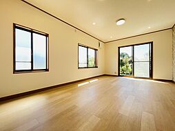 前橋市富田町　中古住宅 5LDKのリビング/ダイニング