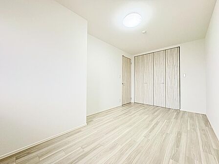 洋室(7.3帖)