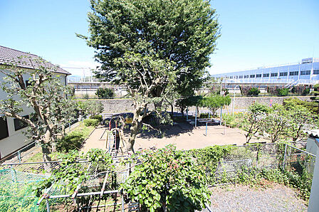 北側バルコニーからは「うさぎ児童公園」が望め、眺望良好です!