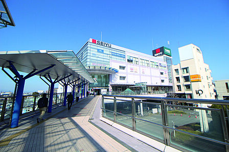 西友福生店まで徒歩約5分(約400M)