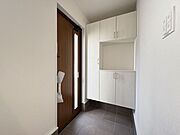 シューズボックス付の玄関♪玄関がスッキリとお使いいただけます♪
