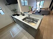 ◇キッチン◇　使い勝手の良いカウンターシステムキッチン♪家事がはかどりそうです♪